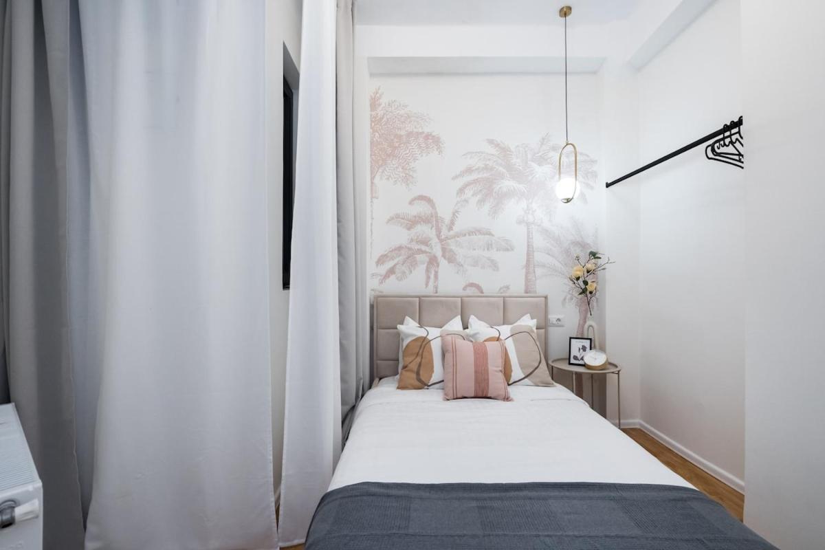 Breathtaking Spacious 2br - Center * Bucureşti