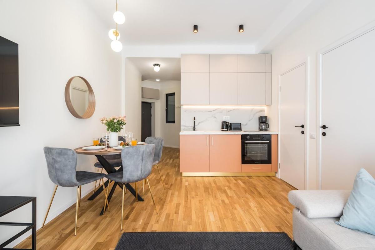 Breathtaking Spacious 2br - Center Bucureşti