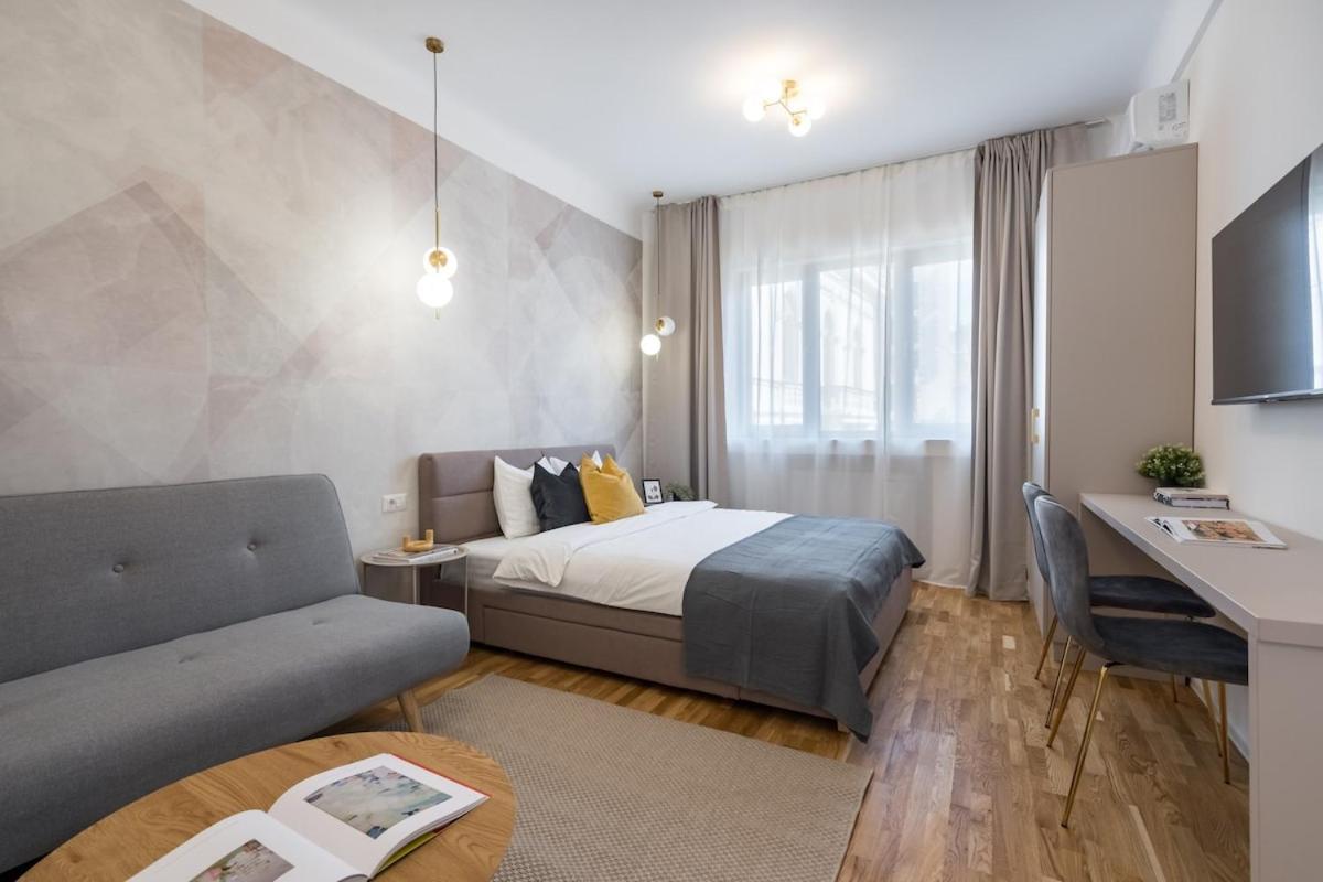 Breathtaking Spacious 2br - Center Apartament *